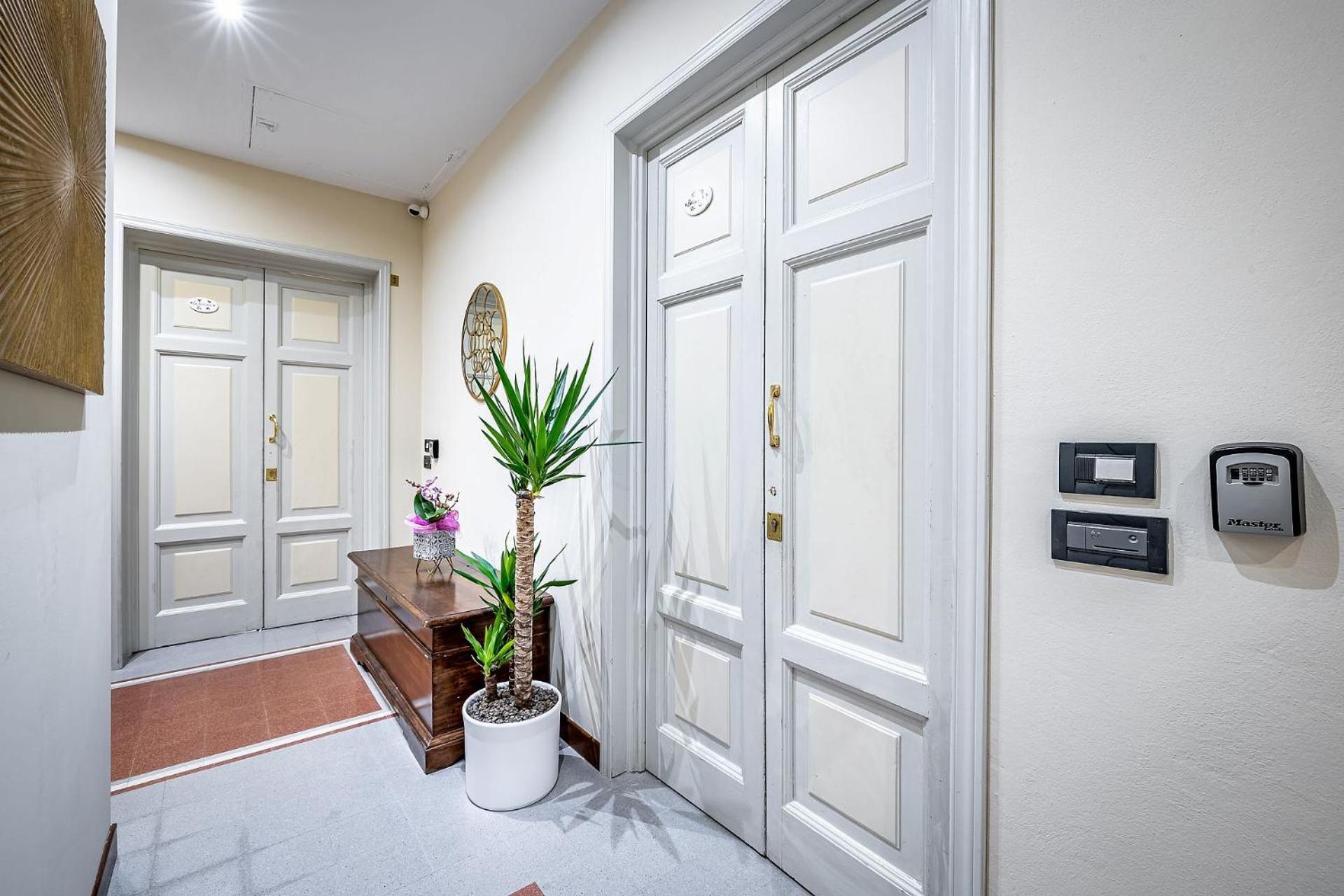 Three Apartments Via Roma Florence Luaran gambar